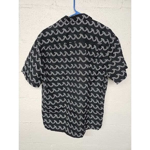 VTG Uzzi Amphibious Gear Size M Hawaiian Shirt Surf Waves Short Sleeve Button Up - Picture 4 of 7